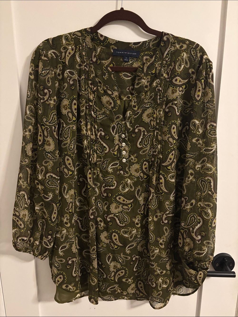 Tommy Hilfiger Olive Paisley Button-Front Peasant Top. 2X women’s plus.